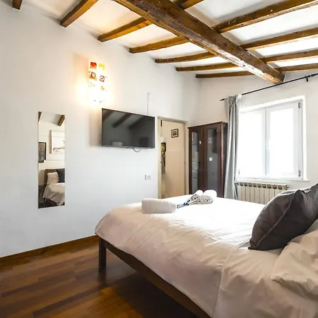 Hostly - La Spina Apartment